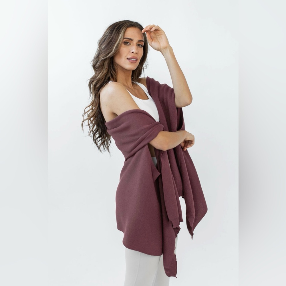 Savvi Amber Sweater Wrap - Picture 8 of 16